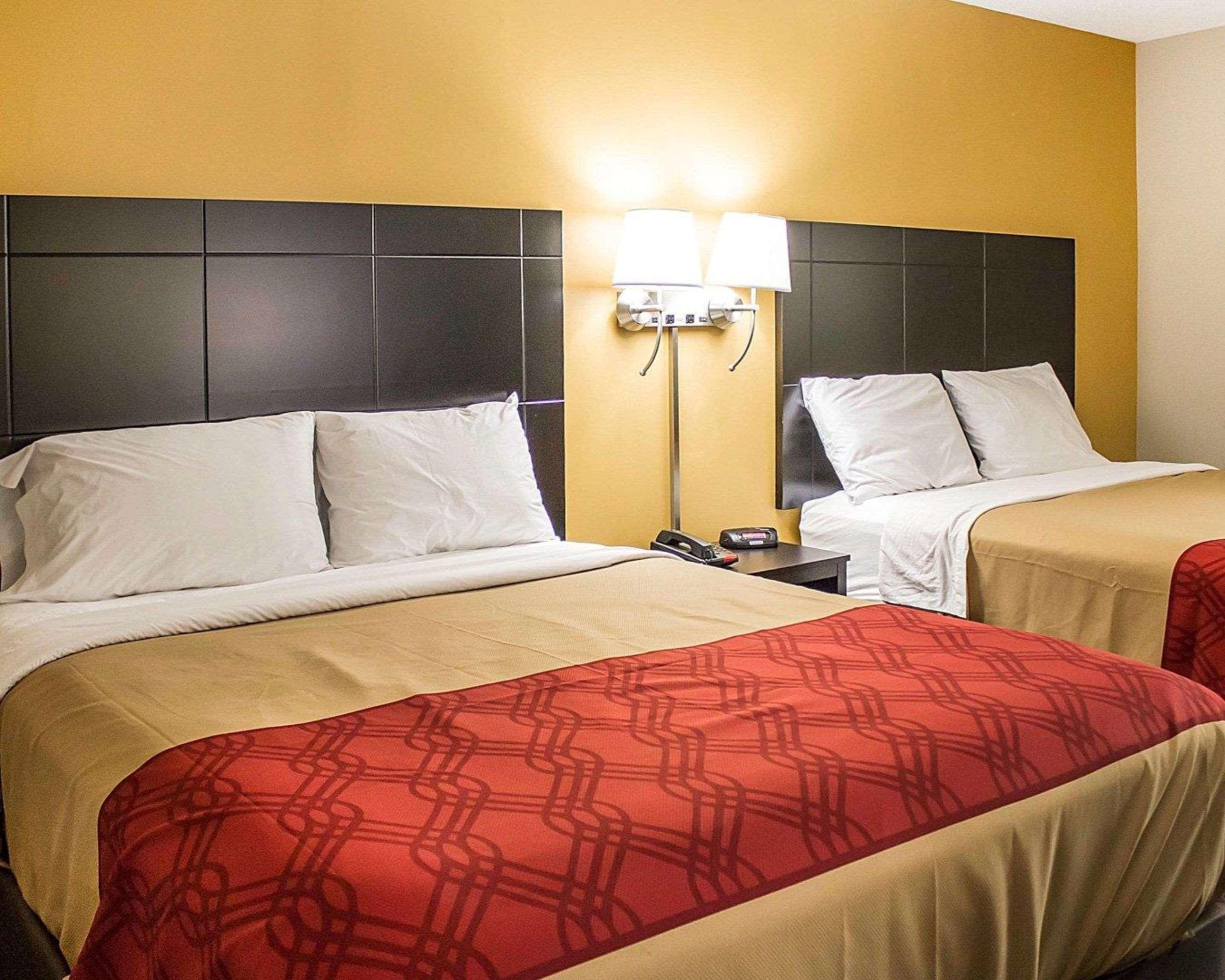 Econo Lodge Columbus Bagian luar foto