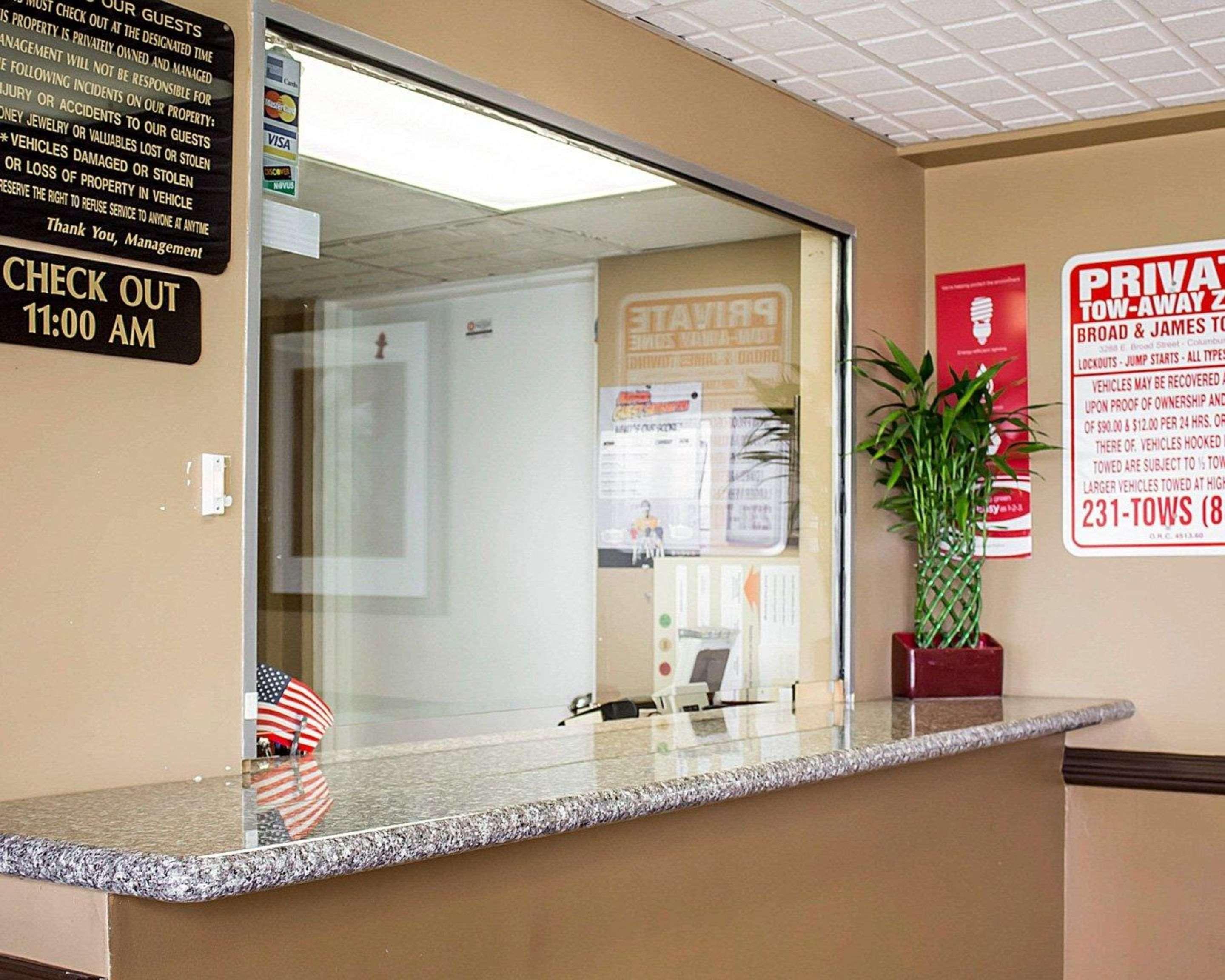 Econo Lodge Columbus Bagian luar foto