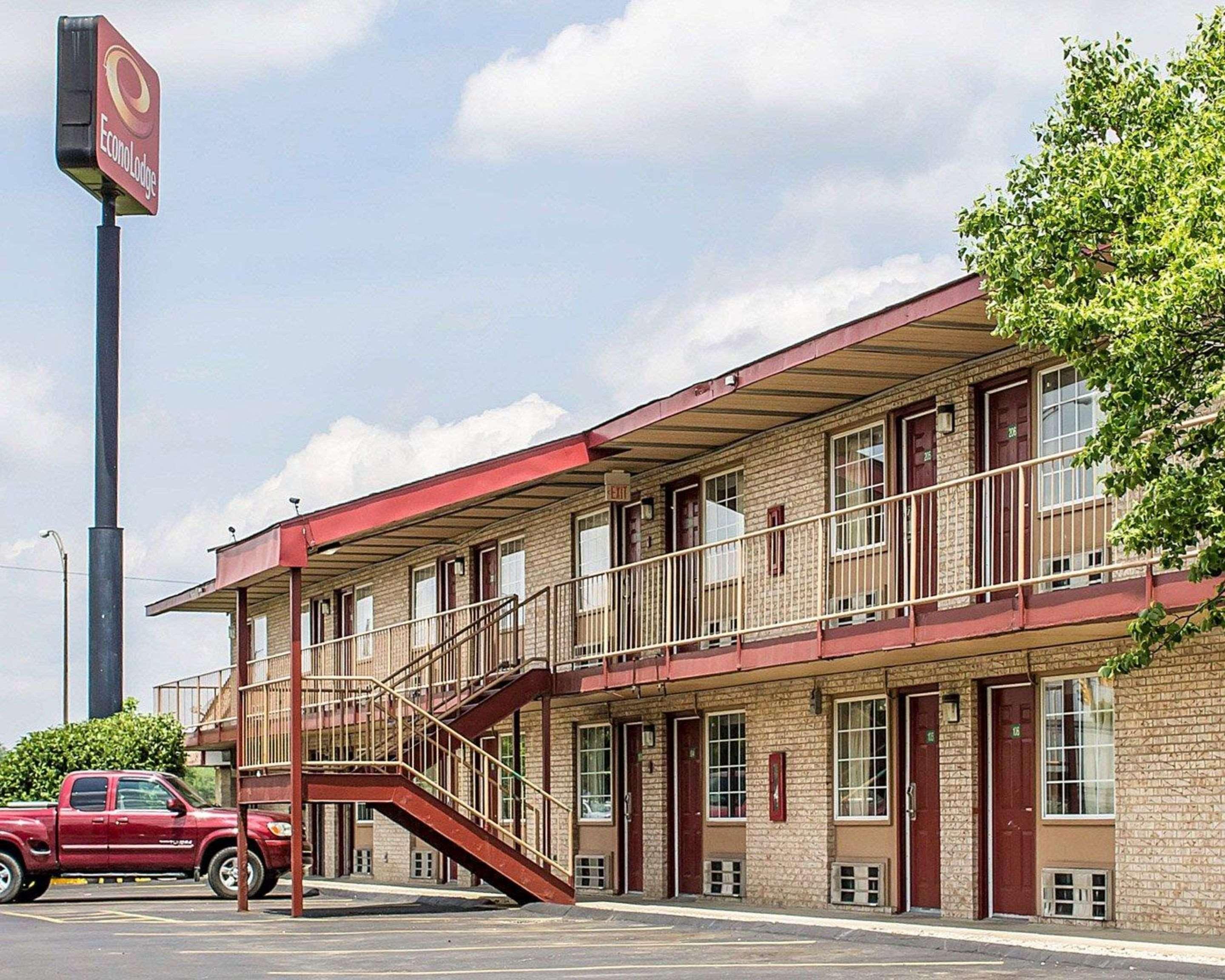 Econo Lodge Columbus Bagian luar foto