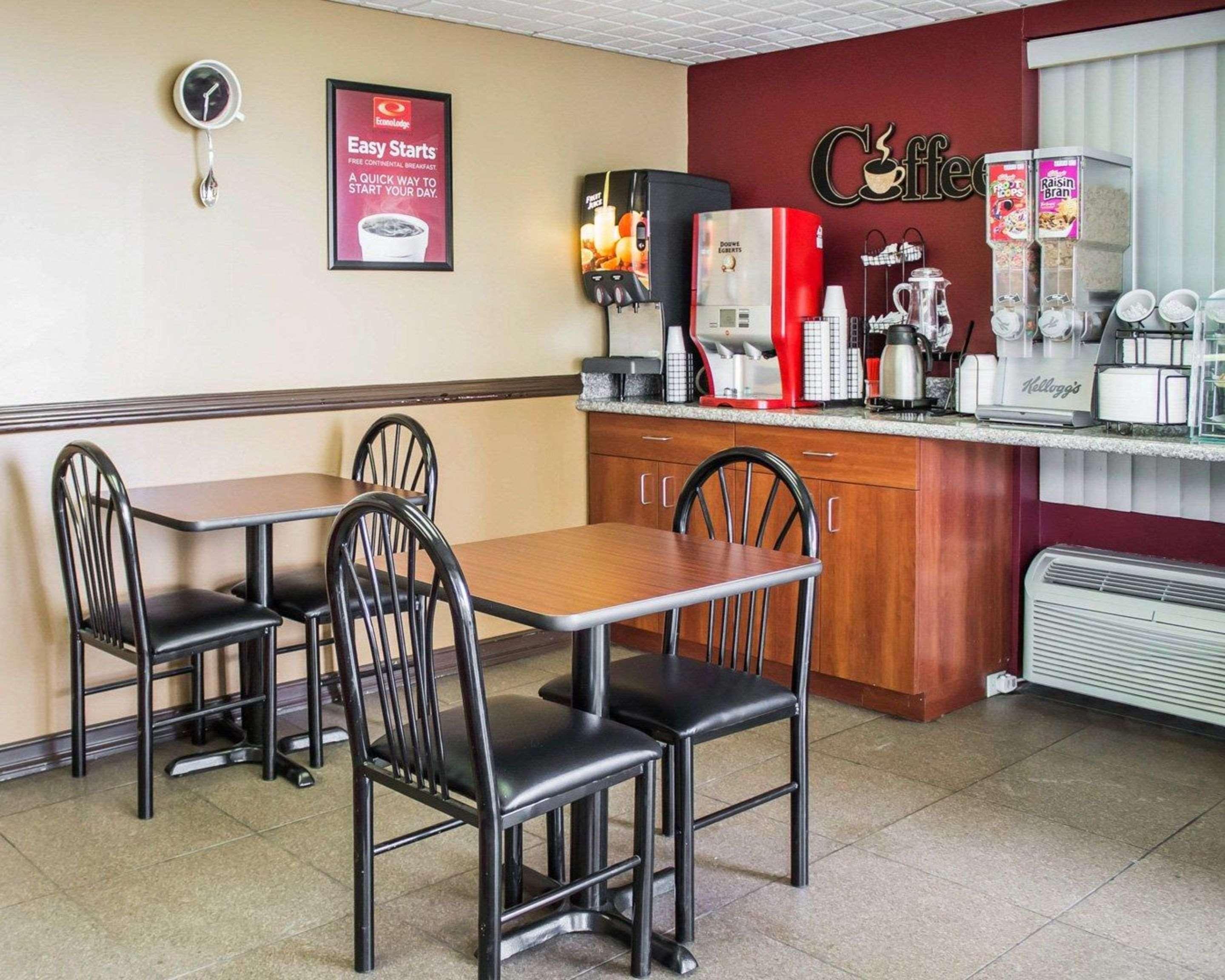 Econo Lodge Columbus Bagian luar foto