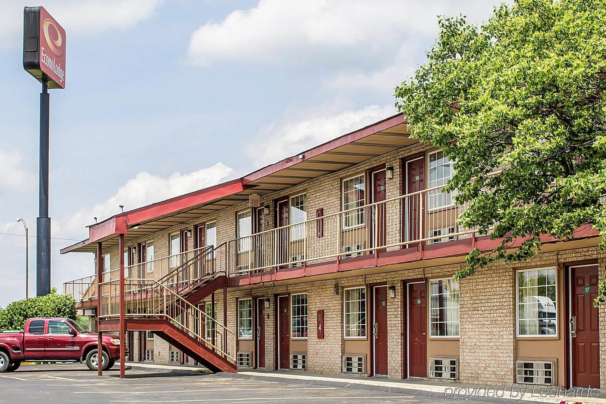 Econo Lodge Columbus Bagian luar foto