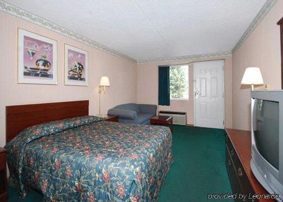 Econo Lodge Columbus Bagian luar foto