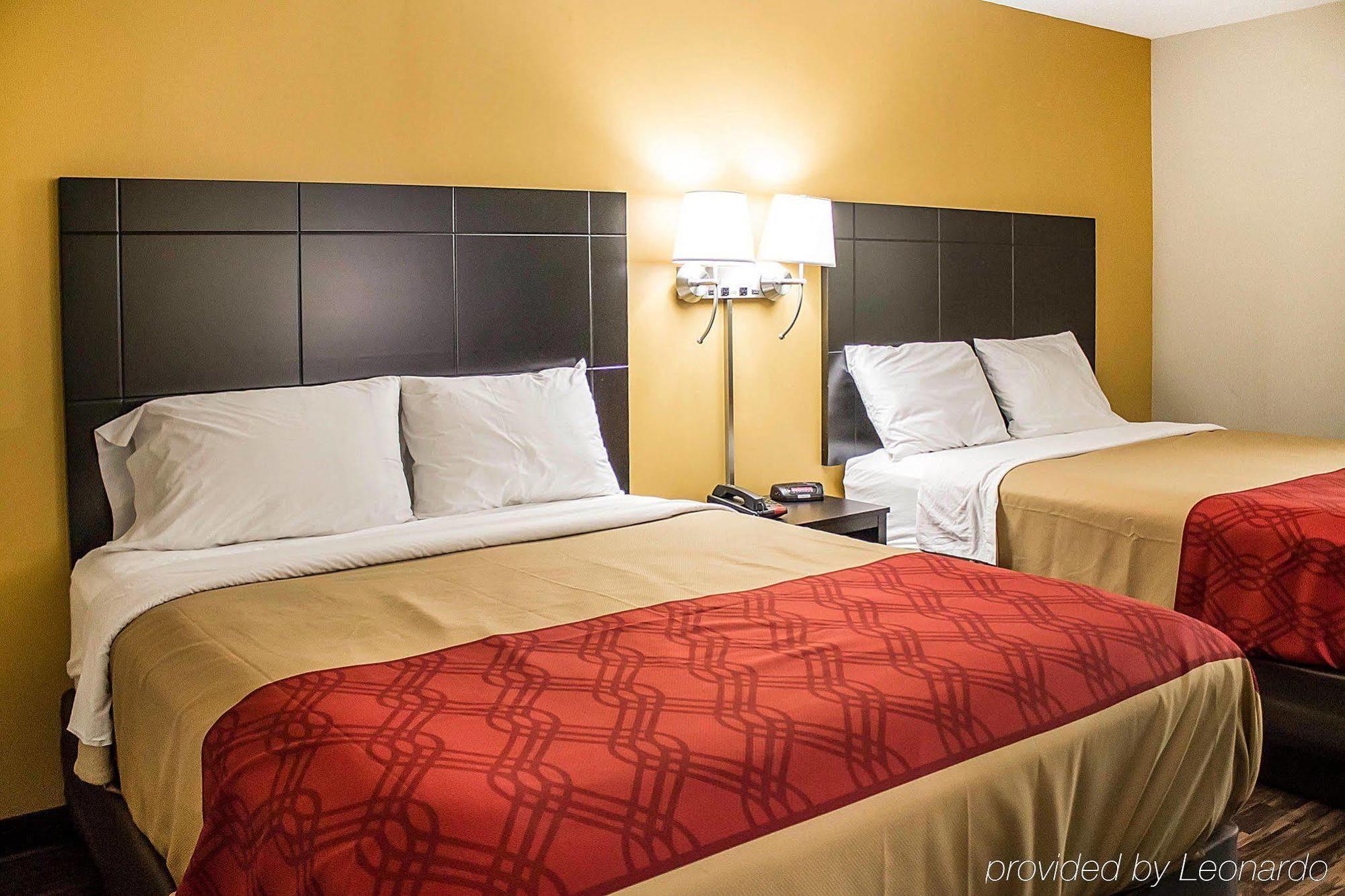 Econo Lodge Columbus Bagian luar foto