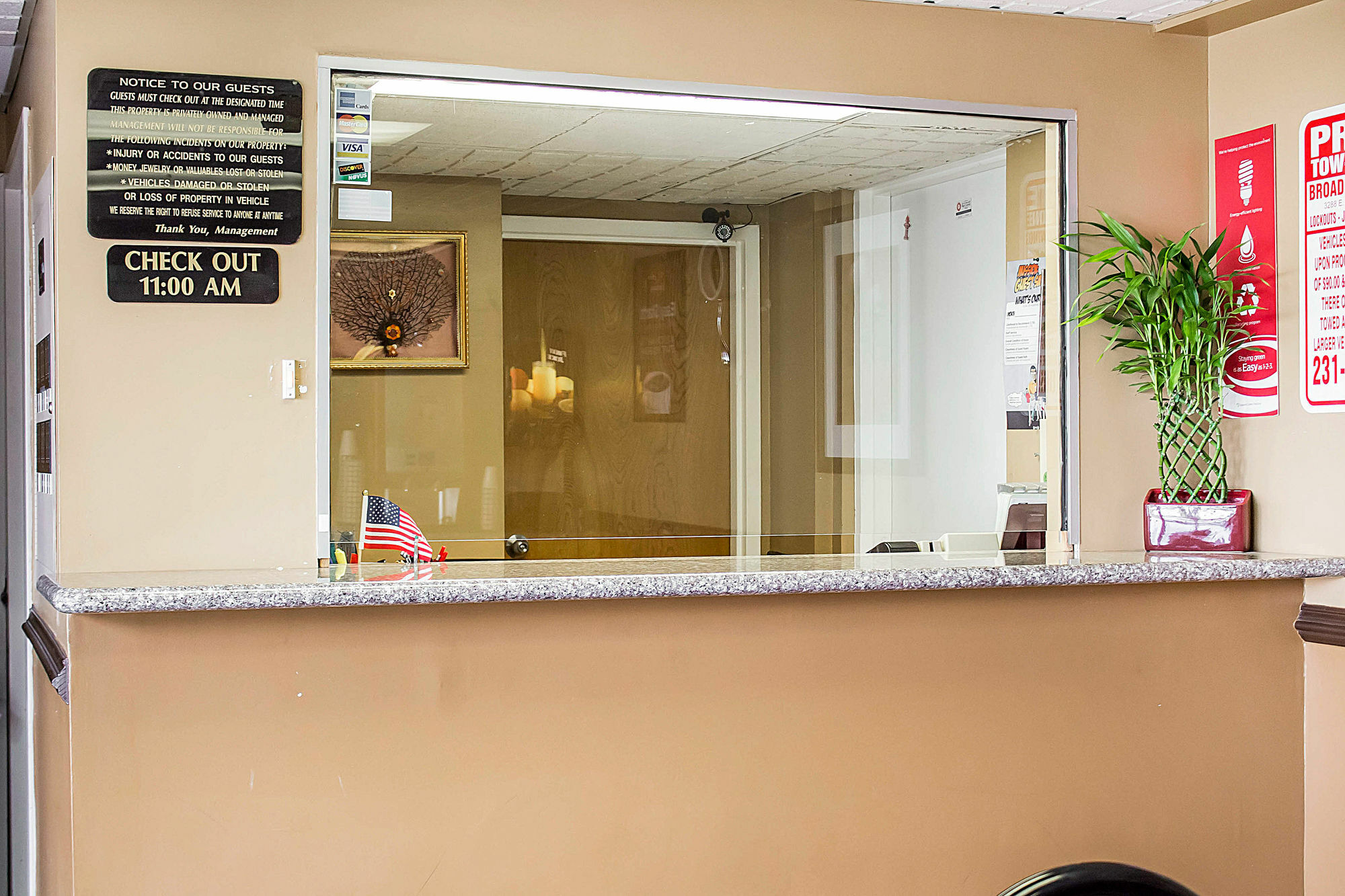 Econo Lodge Columbus Bagian luar foto