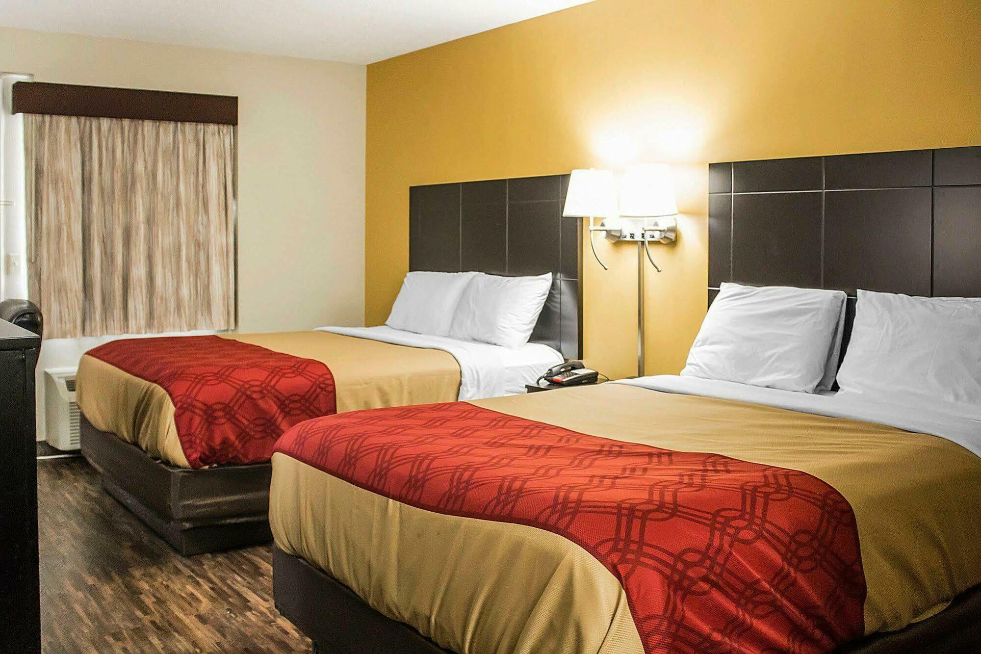 Econo Lodge Columbus Bagian luar foto