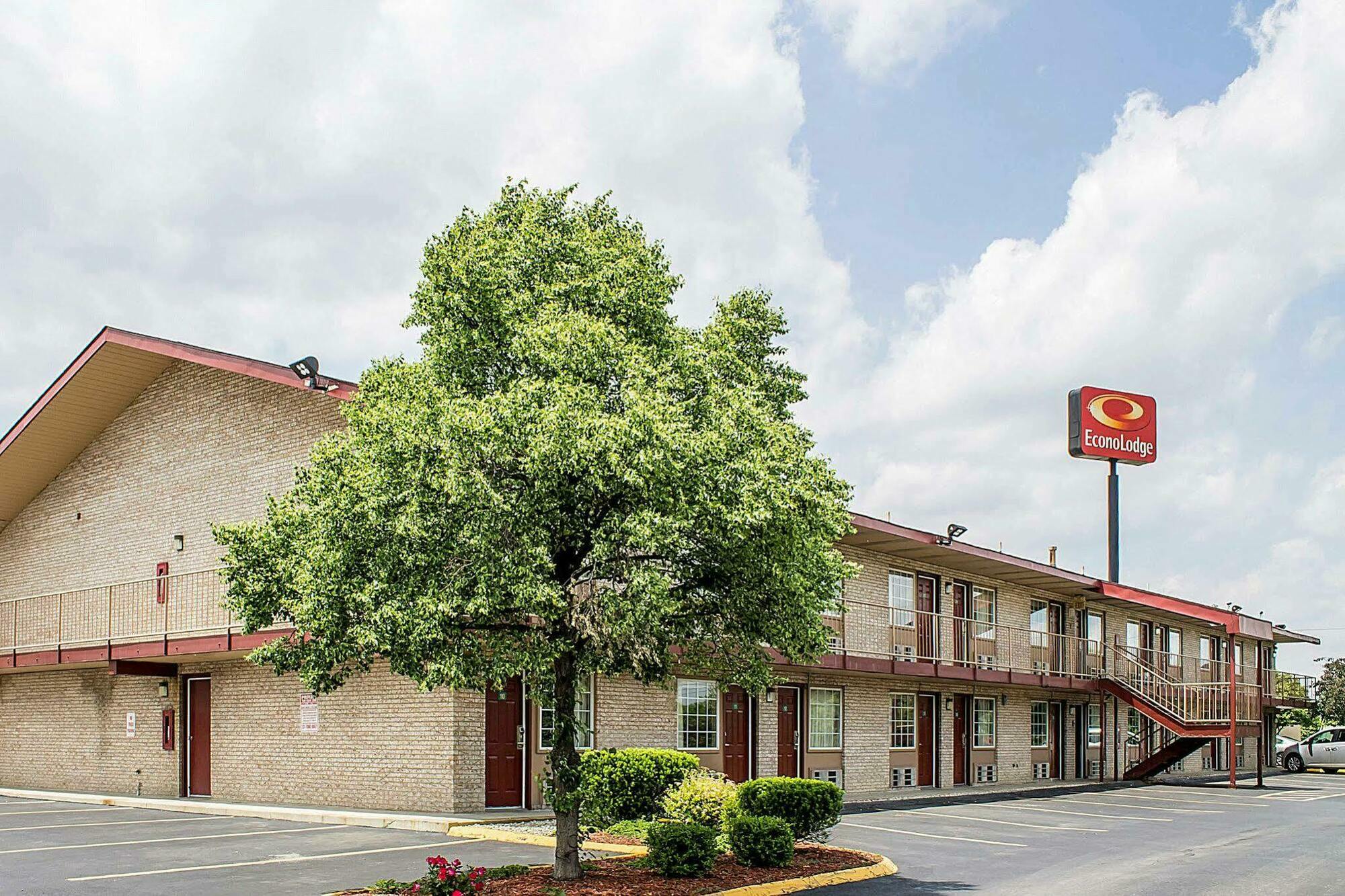 Econo Lodge Columbus Bagian luar foto